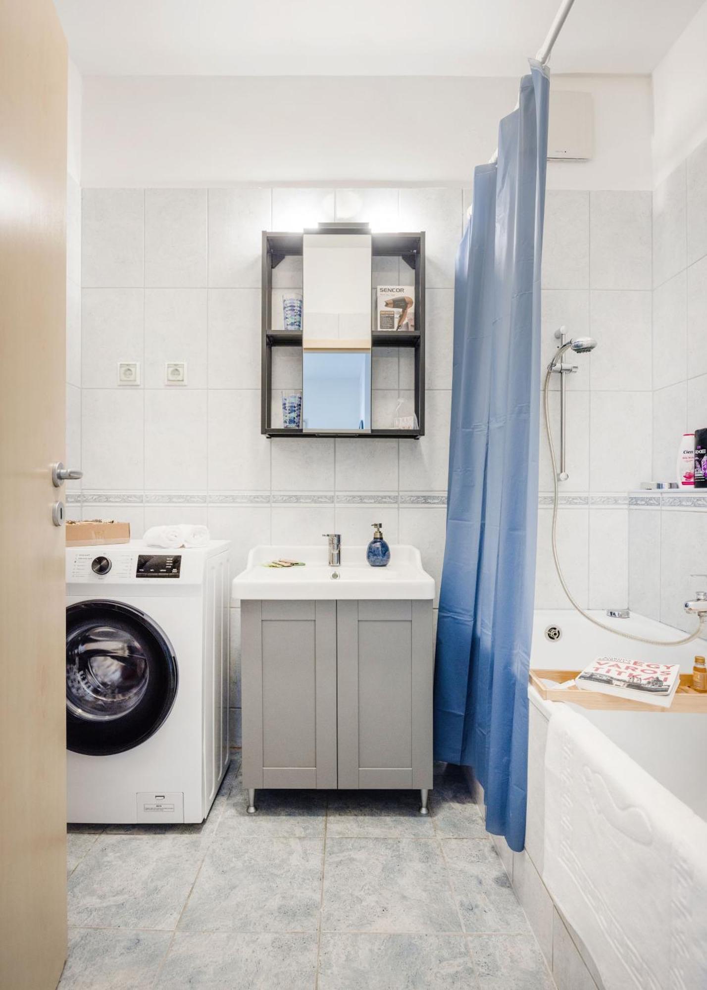 בודפשט Modern Two-Bedroom Apartment With Free Parking מראה חיצוני תמונה