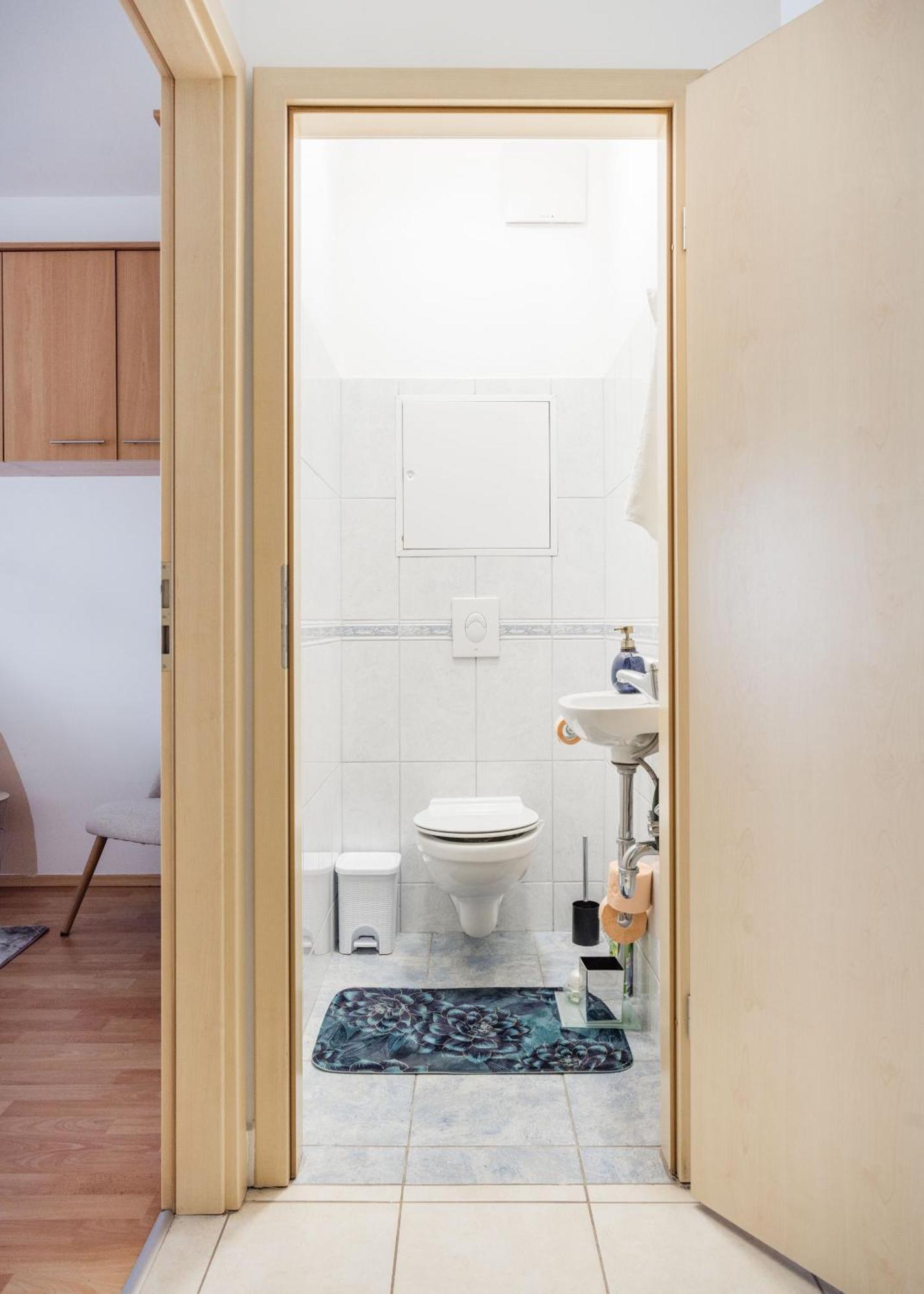 בודפשט Modern Two-Bedroom Apartment With Free Parking מראה חיצוני תמונה